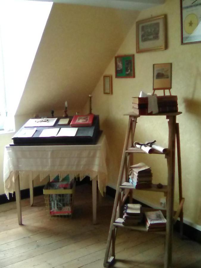L'Ajoussienne Villa Luaran gambar